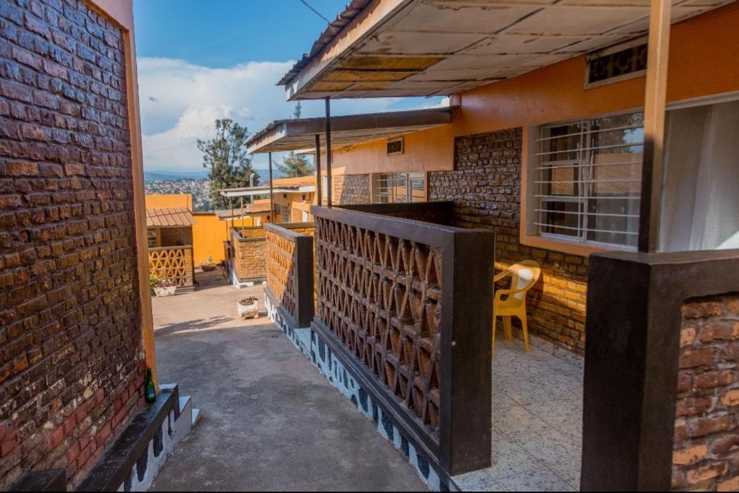 Auberge La Caverne Kigali Exterior photo